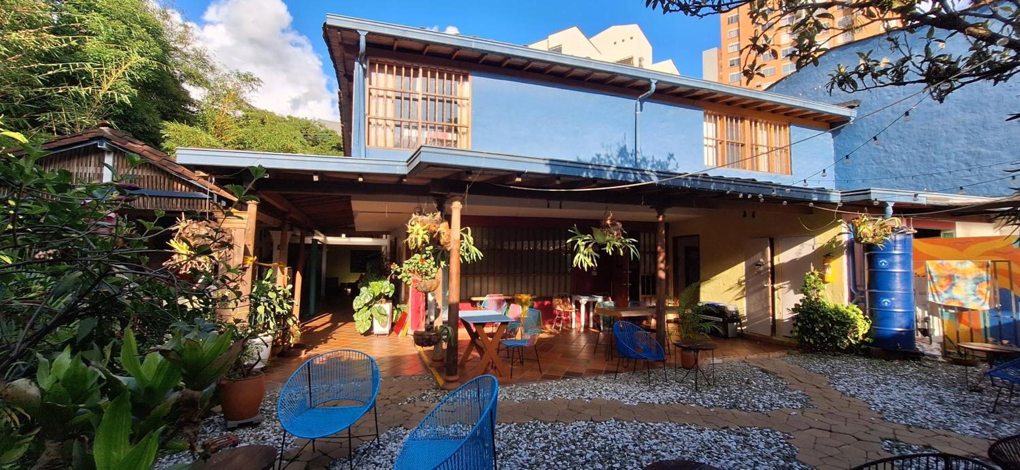 Yolo Hostel Меделин Екстериор снимка