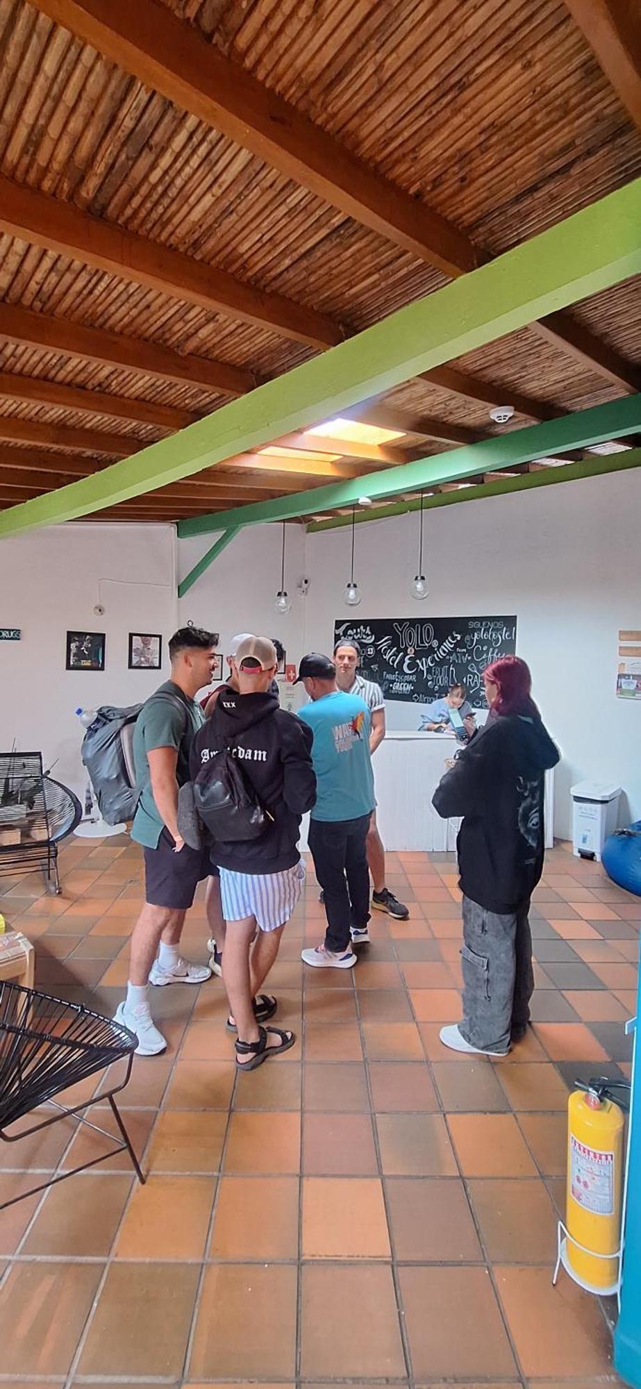 Yolo Hostel Меделин Екстериор снимка
