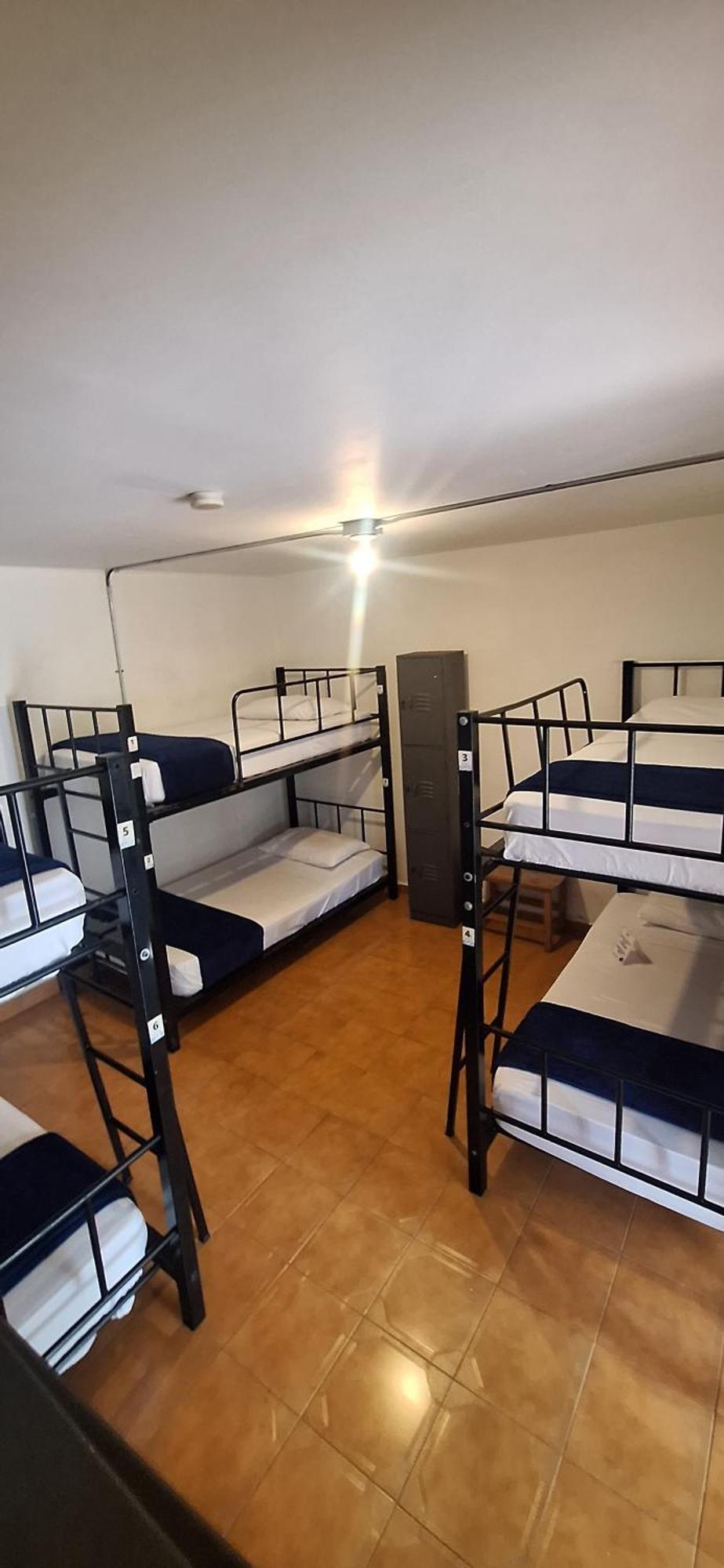 Yolo Hostel Меделин Екстериор снимка